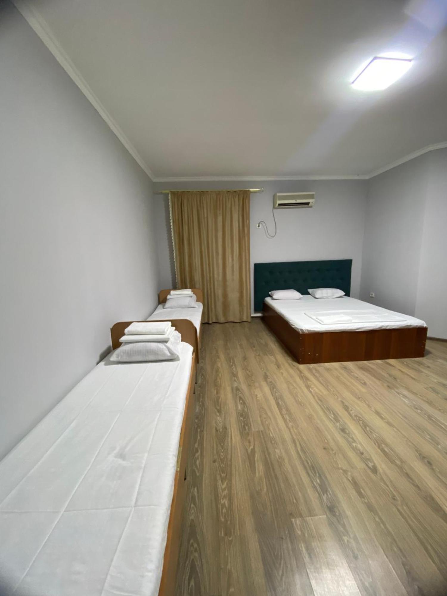 Vista 1 Hotel Turkistan Buitenkant foto