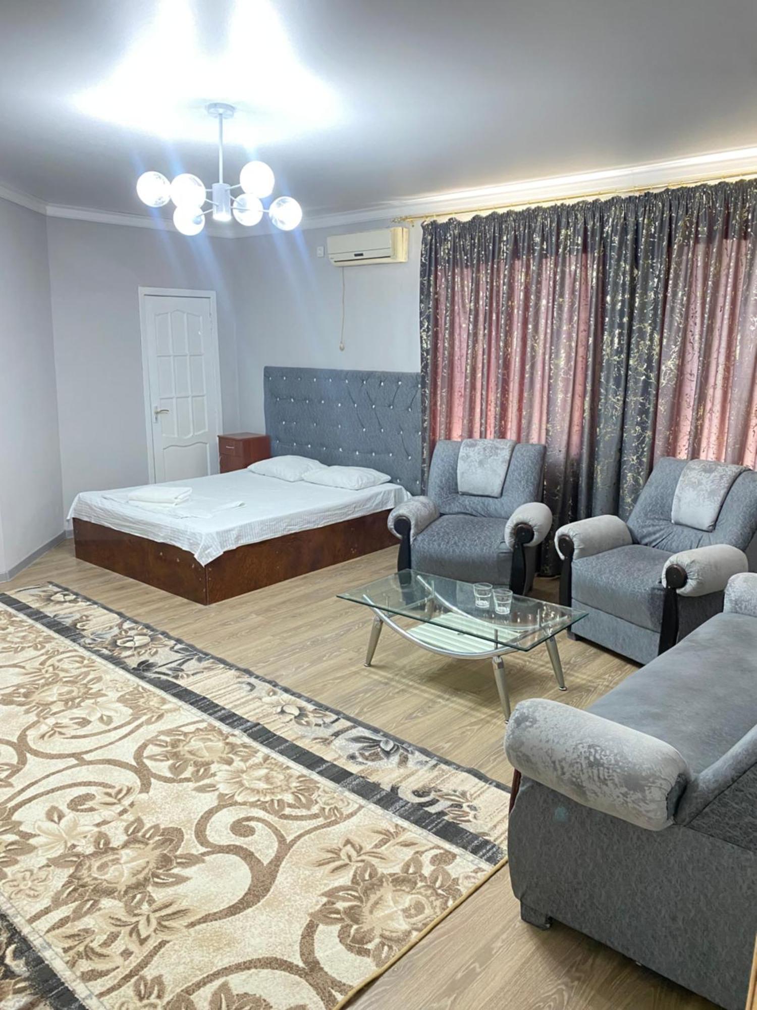 Vista 1 Hotel Turkistan Buitenkant foto